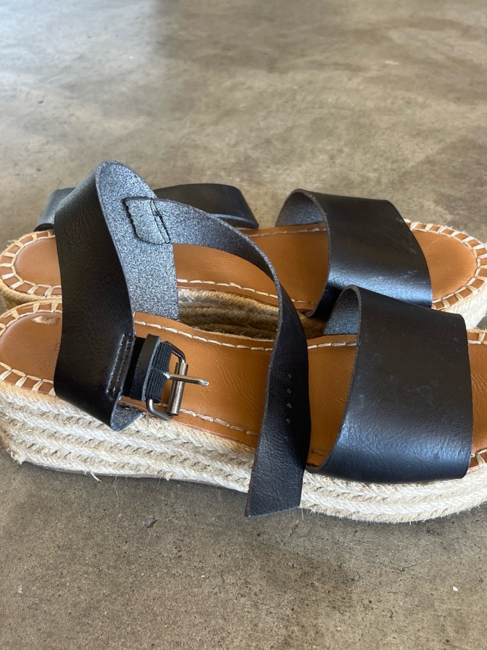 Universal Thread Black Leather-Look Platform Espadrille Sandals